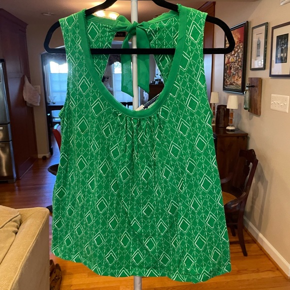 Akemi + Kin Green Tank - Picture 2 of 11